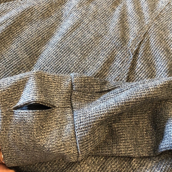 UNC Lightweight hoodie with front pouch pocket. Colosseum brand. Women’s size L. - Picture 8 of 8